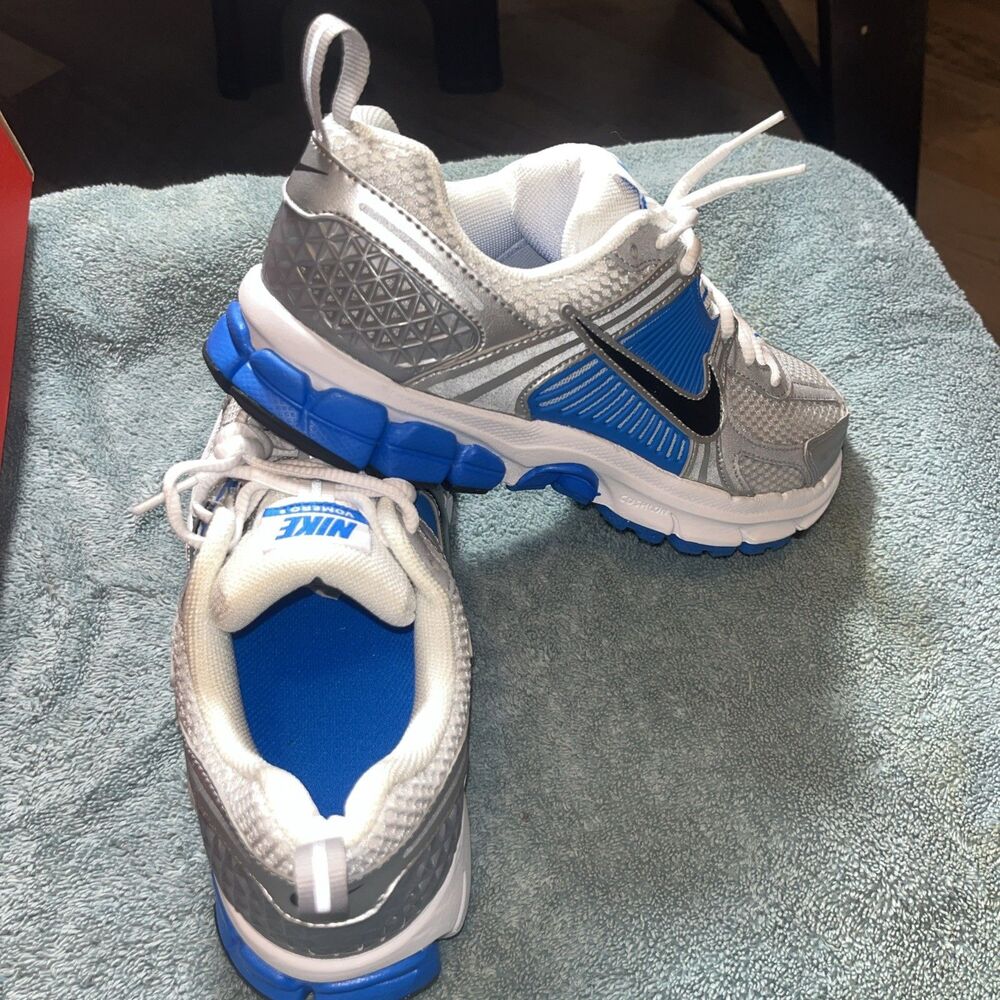 Hf6998-103 Size 5.5y Vomero 5 White Black Blue Platinum